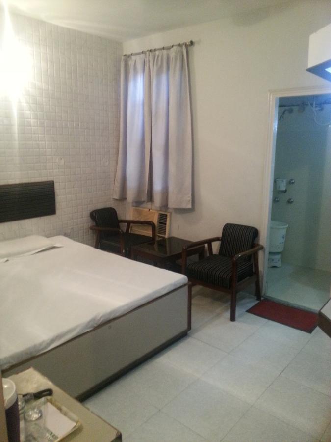 Hotel Greens Ludhiana Buitenkant foto